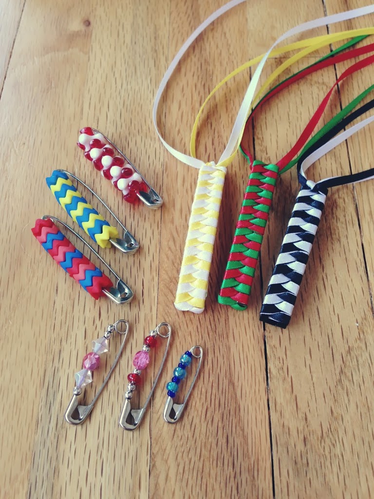 Make a Totally Radical 80's Friendship Pin Craft with Safety Pins